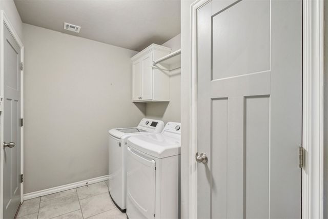 9421 NW 87th Place, Yukon, OK 73099