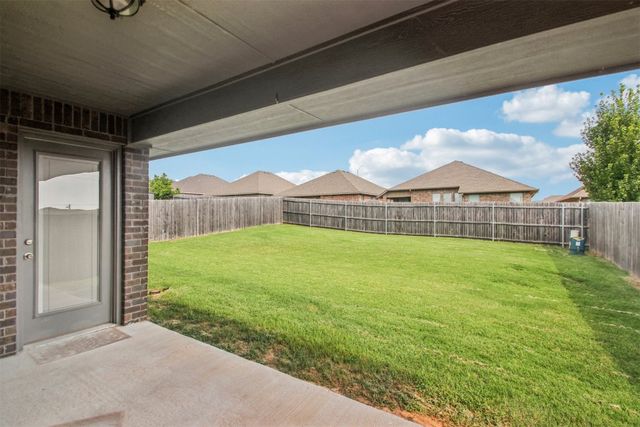 9421 NW 87th Place, Yukon, OK 73099
