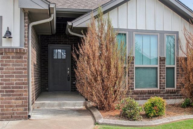 9421 NW 87th Place, Yukon, OK 73099