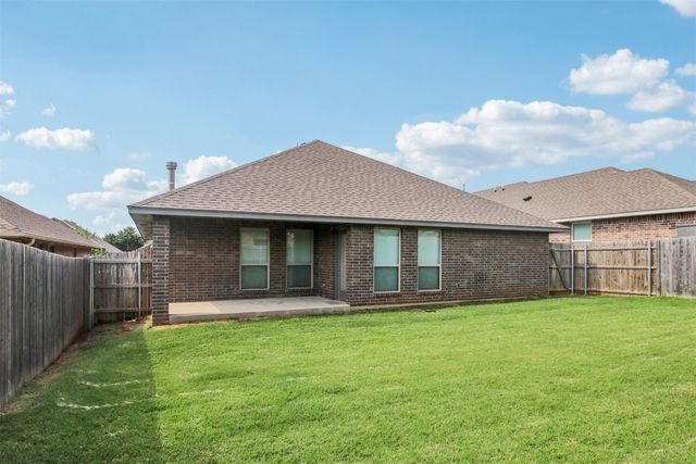 9421 NW 87th Place, Yukon, OK 73099