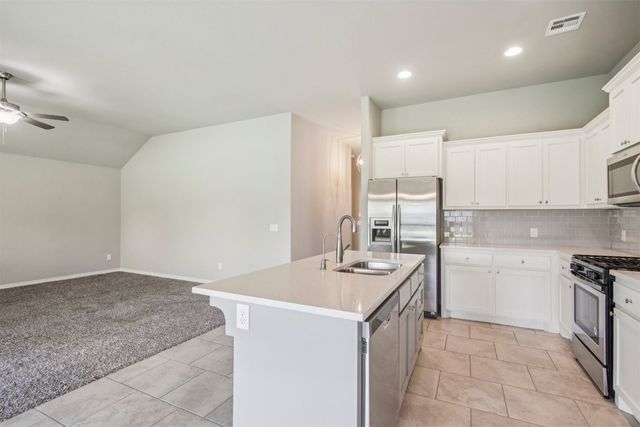 9421 NW 87th Place, Yukon, OK 73099