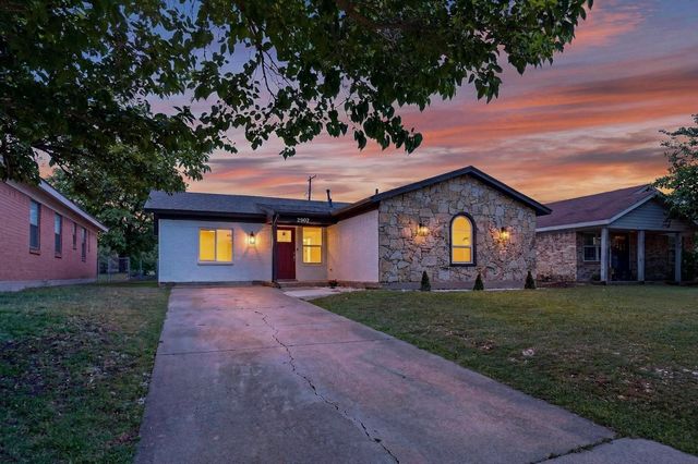 2902 Lulu Street, Fort Worth, TX 76106