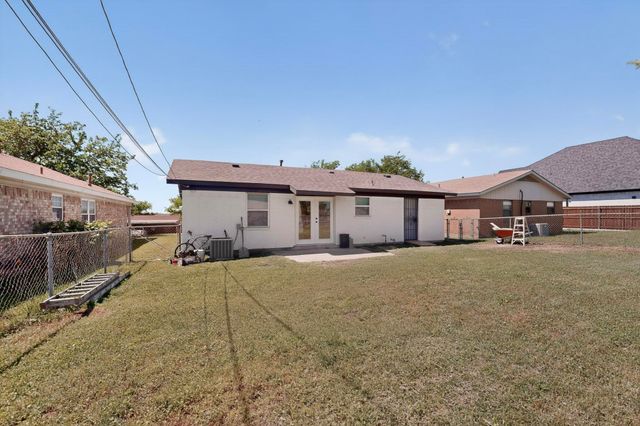 2902 Lulu Street, Fort Worth, TX 76106