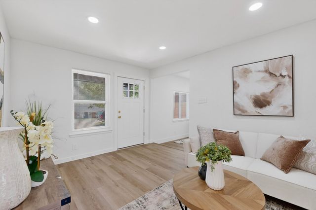 2902 Lulu Street, Fort Worth, TX 76106