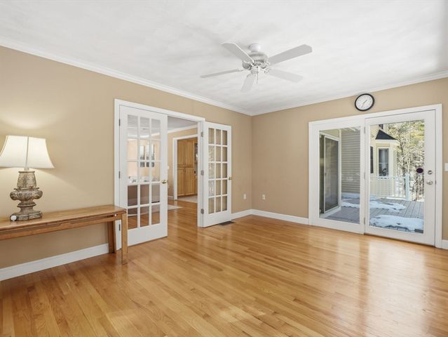 2 Pipers Gln, Andover, MA 01810