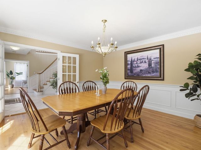 2 Pipers Gln, Andover, MA 01810