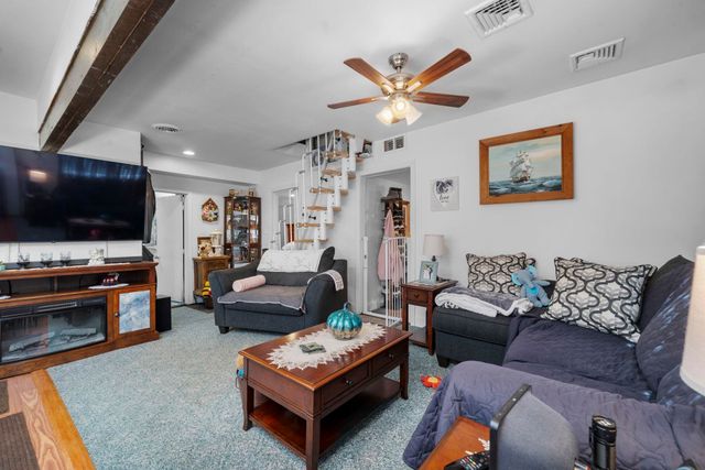 209 Chases Grove Road, Derry, NH 03038
