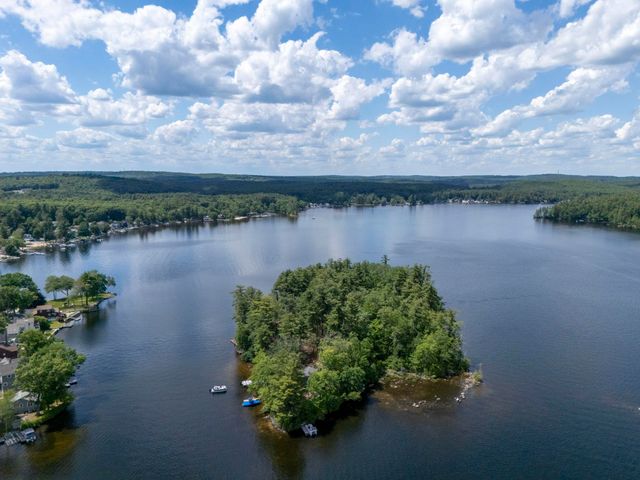 209 Chases Grove Road, Derry, NH 03038