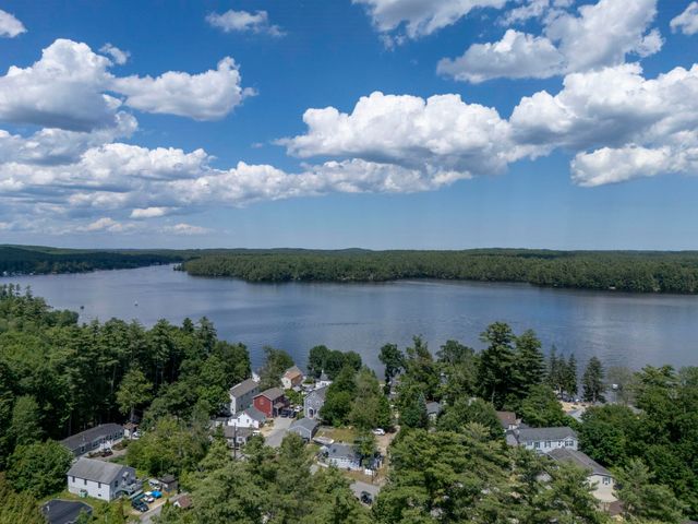 209 Chases Grove Road, Derry, NH 03038