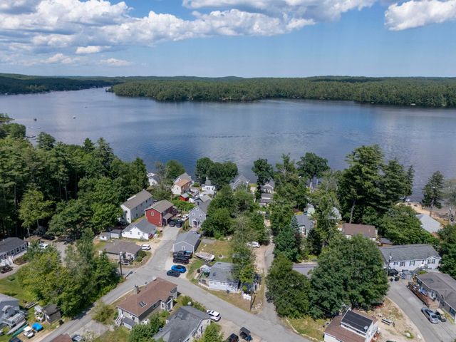 209 Chases Grove Road, Derry, NH 03038