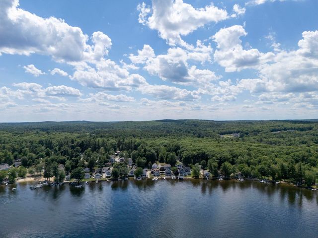 209 Chases Grove Road, Derry, NH 03038