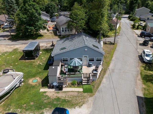 209 Chases Grove Road, Derry, NH 03038