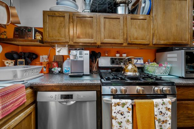 209 Chases Grove Road, Derry, NH 03038