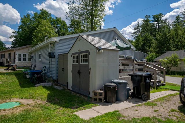 209 Chases Grove Road, Derry, NH 03038