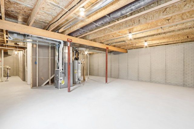 981 Lagom WAY, Oconomowoc, WI 53066