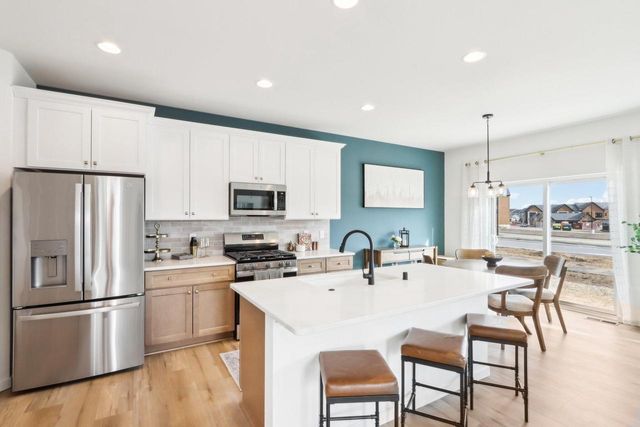 981 Lagom WAY, Oconomowoc, WI 53066