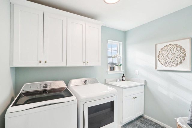 981 Lagom WAY, Oconomowoc, WI 53066