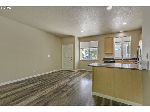 1179 Ne 86TH Way, Hillsboro, OR 97006