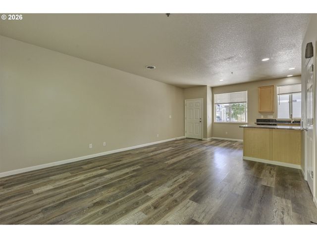 1179 Ne 86TH Way, Hillsboro, OR 97006