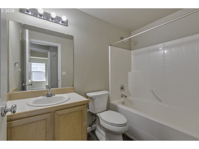 1179 Ne 86TH Way, Hillsboro, OR 97006