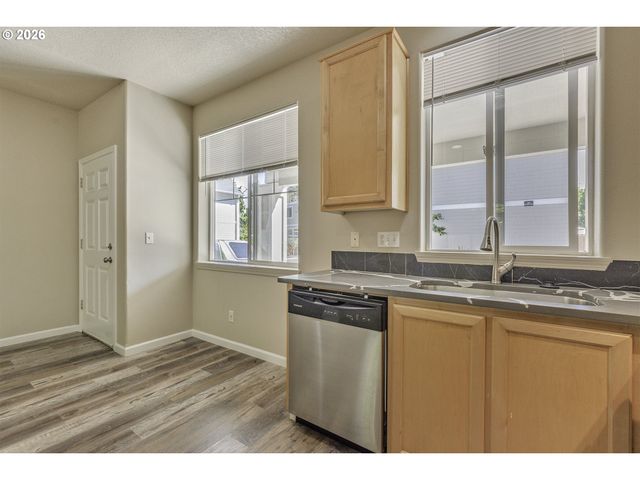 1179 Ne 86TH Way, Hillsboro, OR 97006