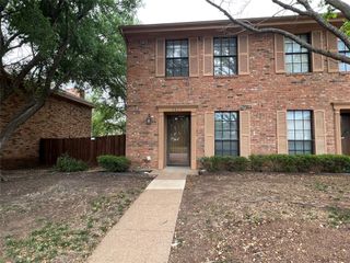 7417 Kingswood Drive, Fort Worth, TX 76133