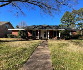 526 WIMBLEDON Boulevard, Alexandria, LA 71303