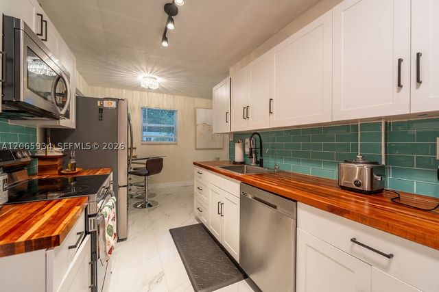 1600 N 68th Ave 0, Hollywood, FL 33024