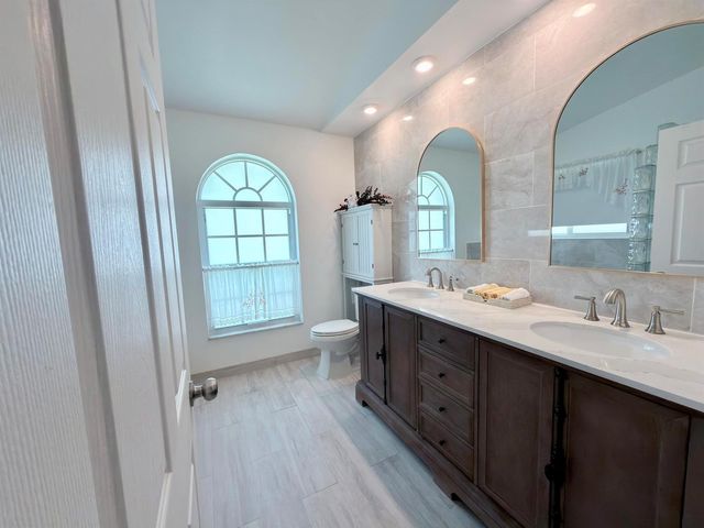 501 SW 168th Way, Weston, FL 33326