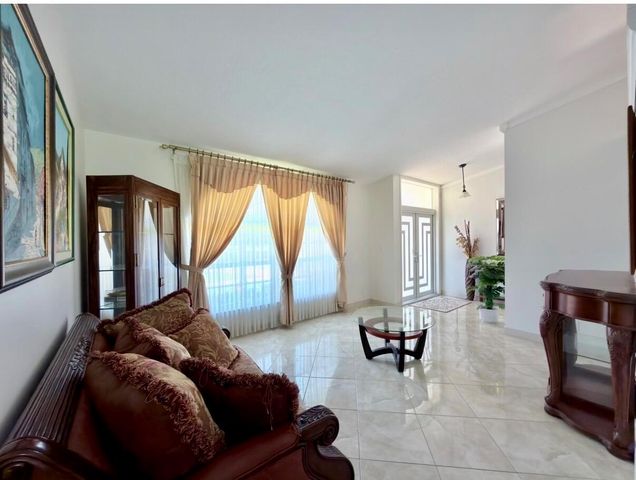 501 SW 168th Way, Weston, FL 33326
