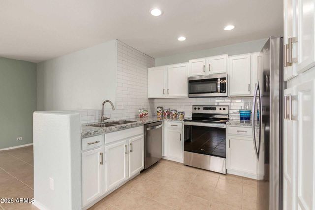 17618 W CALAVAR Road, Surprise, AZ 85388