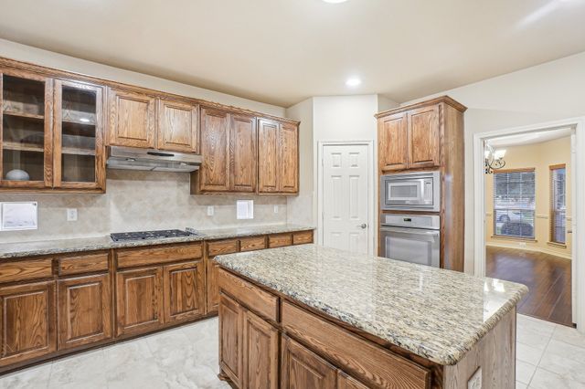 1001 Sanderling Drive, Garland, TX 75043