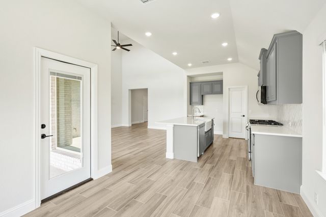 7700 Gatevine Avenue, Joshua, TX 76058