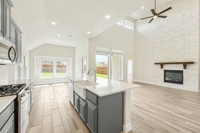 7700 Gatevine Avenue, Joshua, TX 76058