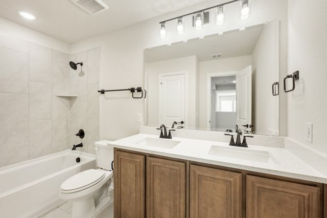 7700 Gatevine Avenue, Joshua, TX 76058