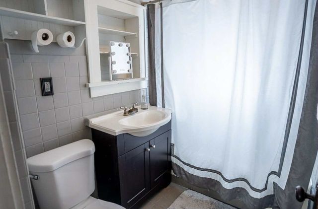 529 SUMMER Street, Rockford, IL 61103