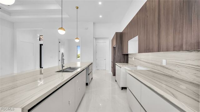 1717 NW 2nd ST, Cape Coral, FL 33993