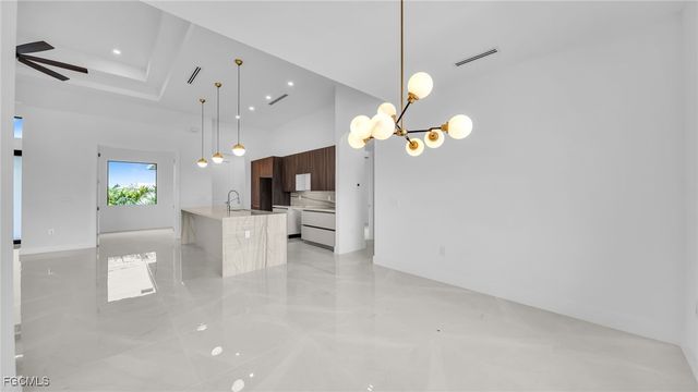 1717 NW 2nd ST, Cape Coral, FL 33993