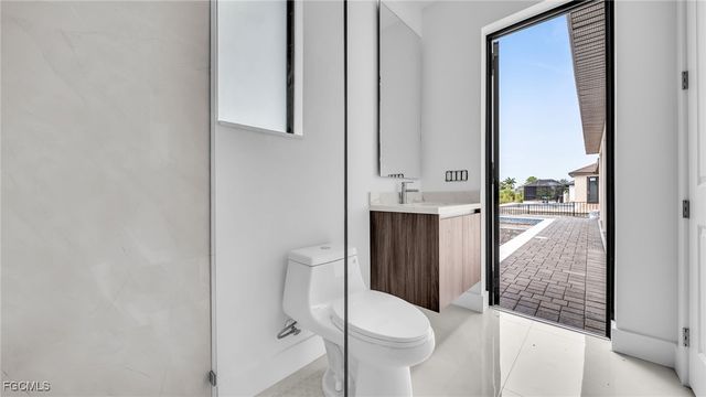 1717 NW 2nd ST, Cape Coral, FL 33993