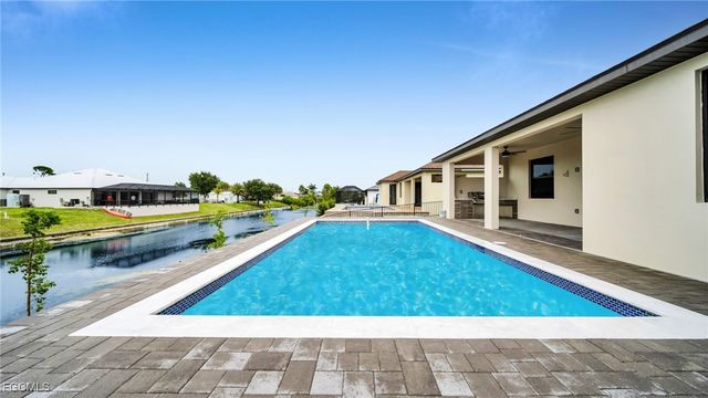 1717 NW 2nd ST, Cape Coral, FL 33993