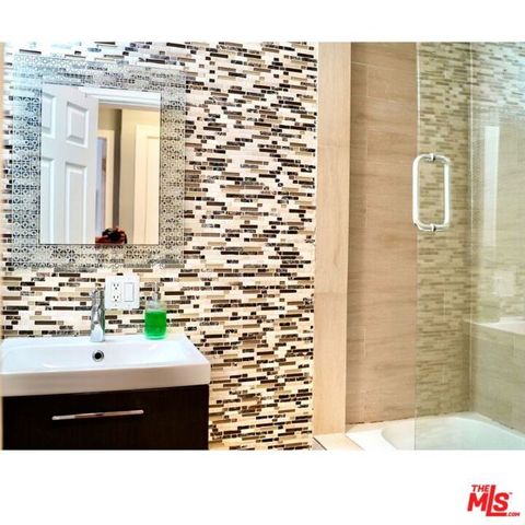 137 S Rexford Drive 1, Beverly Hills, CA 90212