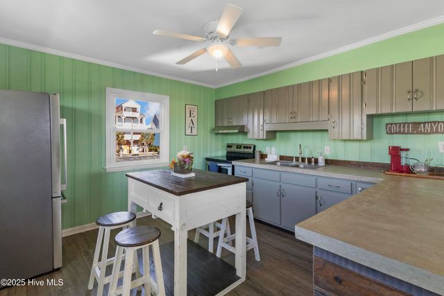 415 N Shore Drive, Holly Ridge, NC 28445