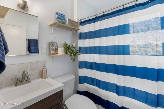 415 N Shore Drive, Holly Ridge, NC 28445