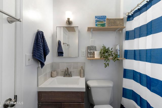 415 N Shore Drive, Holly Ridge, NC 28445