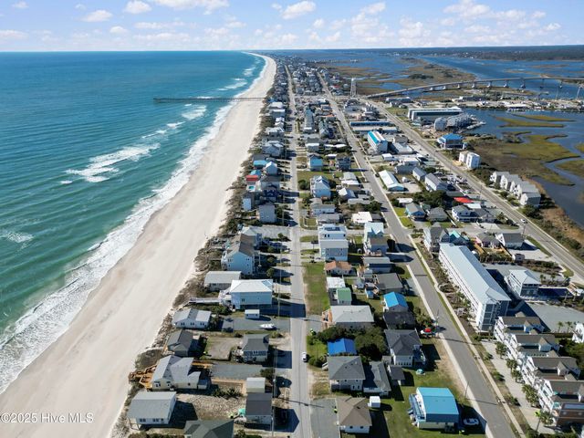 415 N Shore Drive, Holly Ridge, NC 28445