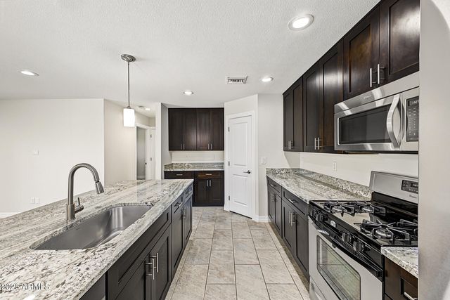 8714 E CLARENDON Avenue, Scottsdale, AZ 85251