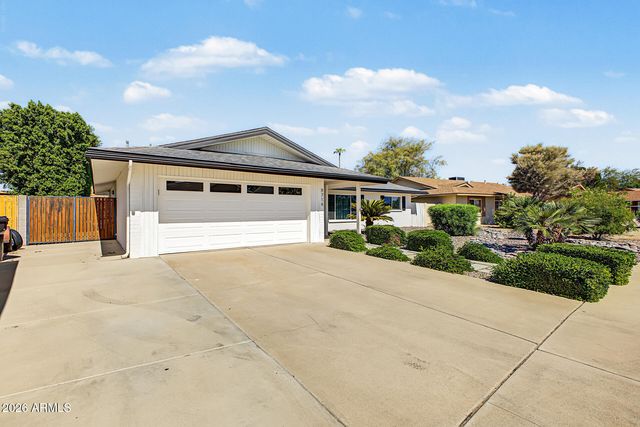 8714 E CLARENDON Avenue, Scottsdale, AZ 85251