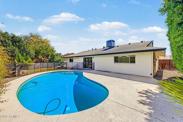 8714 E CLARENDON Avenue, Scottsdale, AZ 85251
