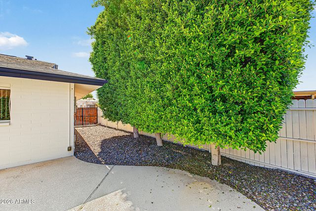 8714 E CLARENDON Avenue, Scottsdale, AZ 85251