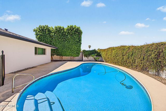 8714 E CLARENDON Avenue, Scottsdale, AZ 85251